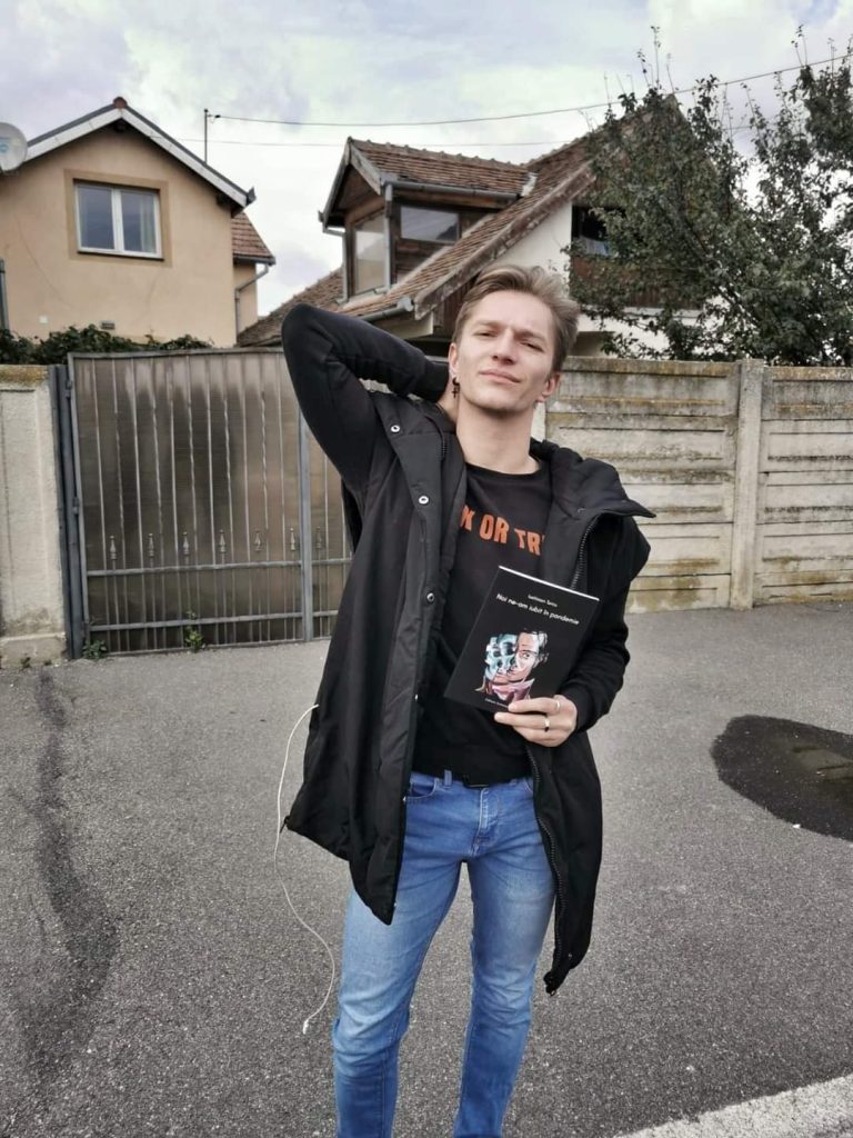 Actorul Iustinian Turcu își lansează volumul de poezie „Noi ne-am iubit în pandemie”