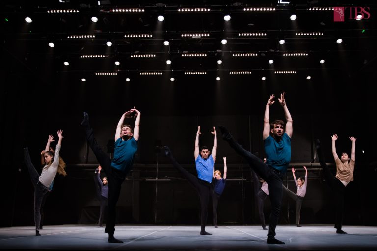 Balerinii sibieni își prezintă trăirile din perioada pandemiei, în 70 de minute