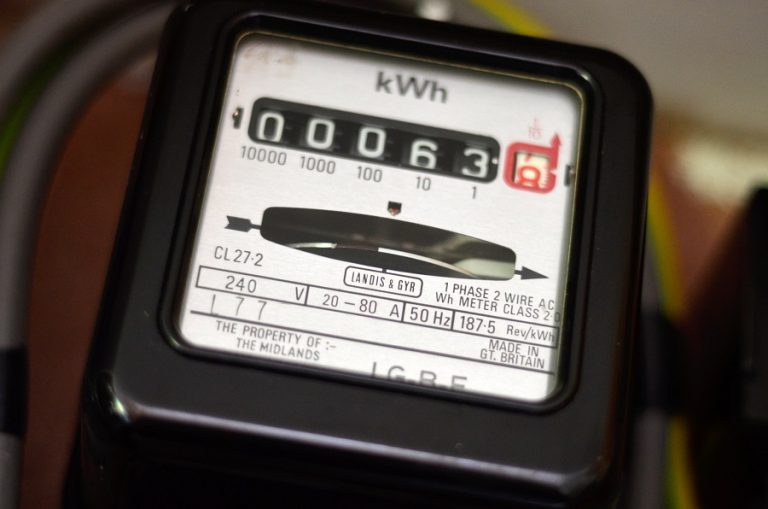 De ce s-au dublat facturile la energia electrică de la 1 iulie? Răspunsul ministrului Energiei