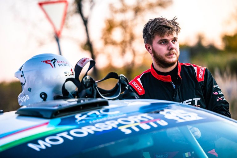 Sibianul Paul Popa, unul dintre cei mai tineri piloți de raliu din România: „Când pilotezi o mașină de curse trebuie să iei decizii rapide și asumate!”