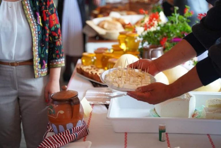 Gastronomia și cultura din Țara Oltului au festivalul lor, în weekend, la Bradu