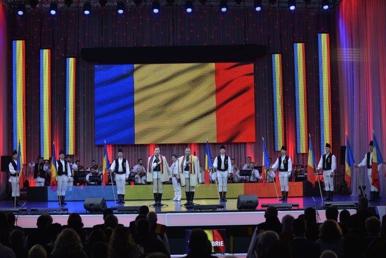 „Noi suntem români”, de 1 Decembrie, cu Junii Sibiului, Nicolae Furdui Iancu, Laura Lavric, Dinu Iancu-Sălăjanu și Ionuț Fulea