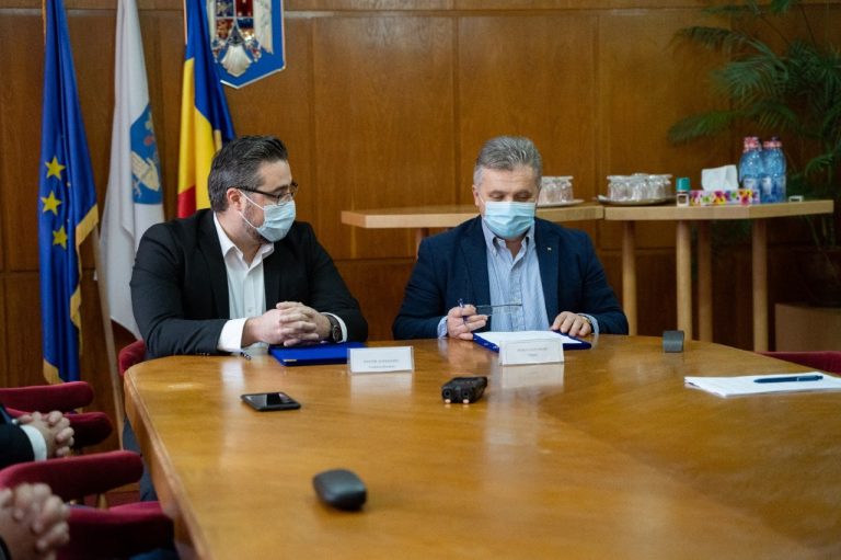 5.876 de tablete vor fi achiziţionate pentru şcolile din Mediaş