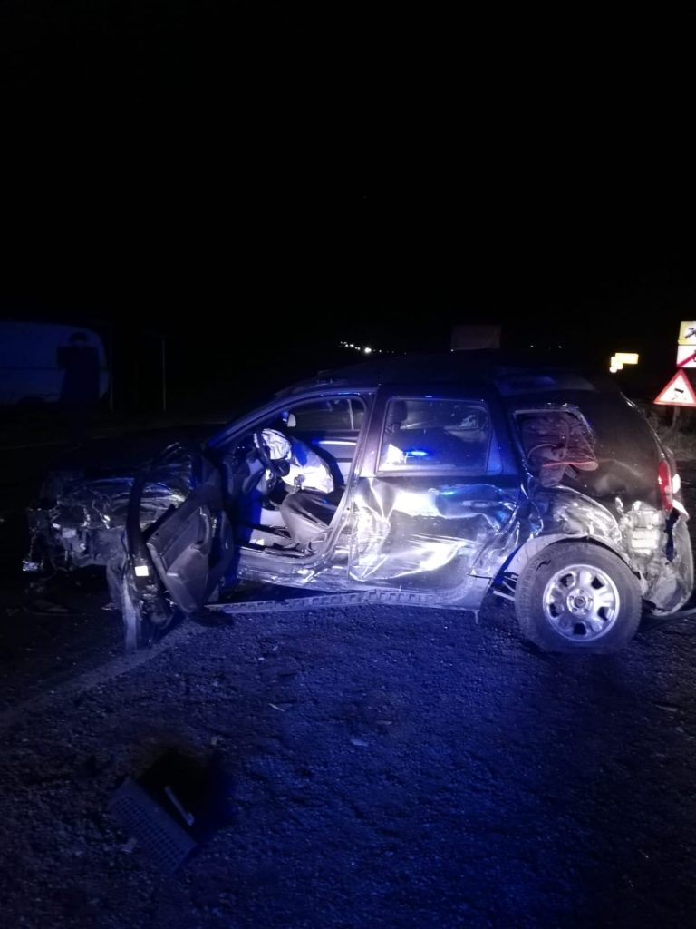 FOTO Un autoturism, o cisternă şi un camion implicate într-un accident rutier în zona Boiţa