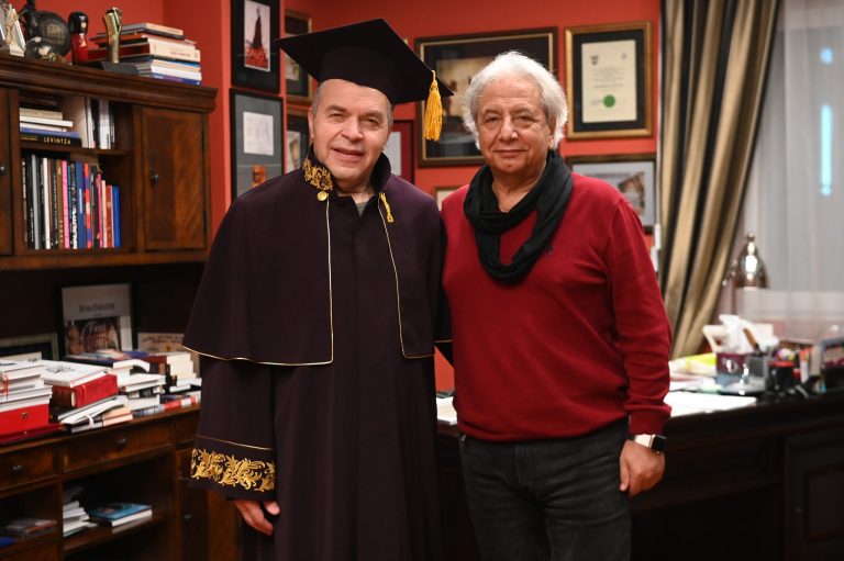 Constantin Chiriac a primit însemnele titlului de „doctor honoris causa” al Academiei e Muzică, Teatru și Arte Plastice din Republica Moldova