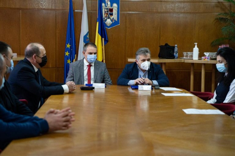 Proiect de 2,1 milioane de lei pentru reducerea birocraţiei şi eficientizarea activităţii personalului din Primăria Mediaş