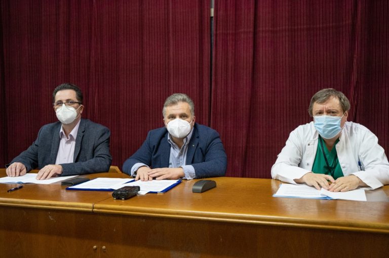 Spitalul Municipal Mediaş va cumpăra aparatură medicală de peste 19 milioane de lei în urma unui contract semnat marţi