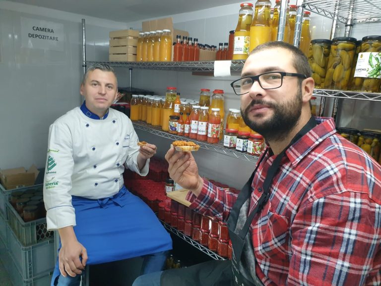 „Grădinile Mălâncrav”, o afacere cu suflet deschisă de un tânăr de 30 de ani: „Mergeam în toate vacanțele la bunica. O ajutam în grădină cu ce puteam!”