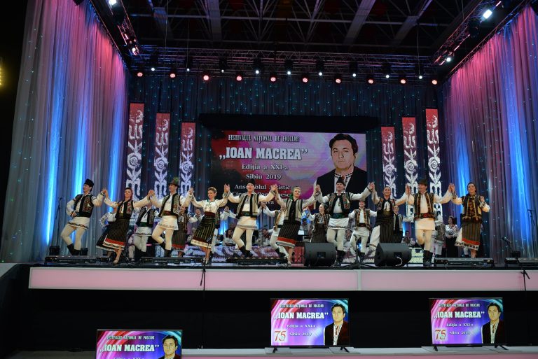 Începe Festivalul Național de Folclor „Ioan Macrea”! Biletele au fost puse în vânzare