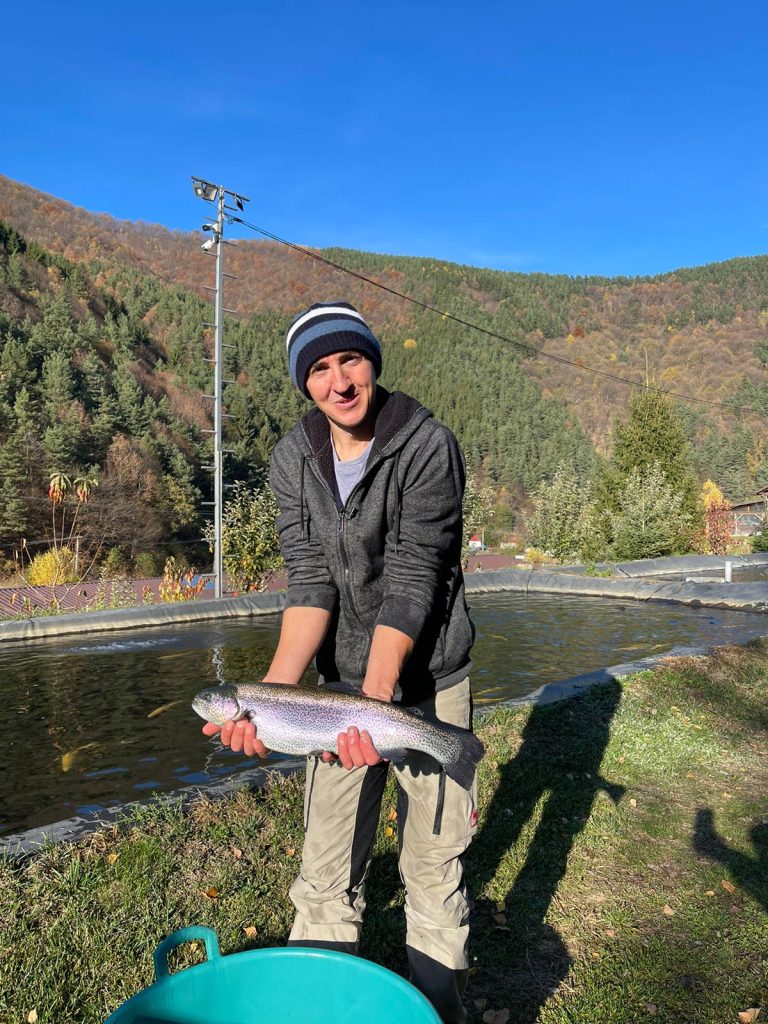 Păstrăvăria “Cindrel” din Gura Râului, o afacere pornită din dragostea pentru pescuit