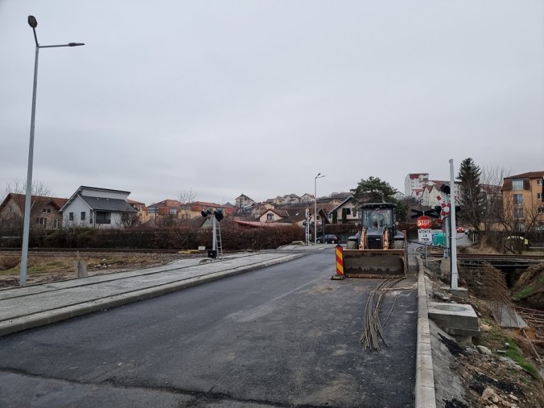 VIDEO Sibienii nu au curaj încă să folosească noul drum peste Câmpșor, chiar dacă el a redus deja blocajele pe Alba Iulia