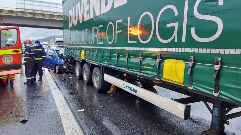 FOTO Accident grav pe A1 între două TIR-uri și un autoturism