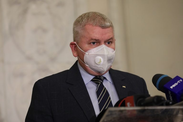 Ministrul Cercetării, Florin Roman, și-a dat demisia în urma scandalului de plagiat