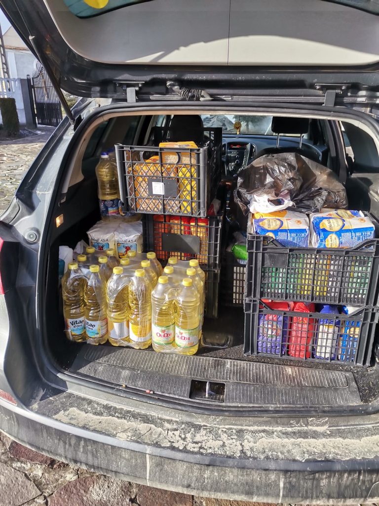 FOTO Persoanele cu dizabilități din Ighișu Nou au primit daruri înainte de Crăciun