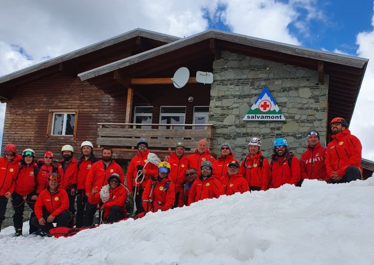 Echipa SALVAMONT Sibiu s-a întregit cu doi salvatori montani