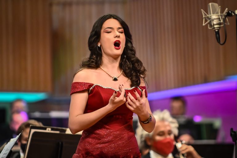 Valsuri de Strauss, „White Christmas” și „Silver Bells” vor răsuna la Concertul de Crăciun de la Filarmonica de Stat