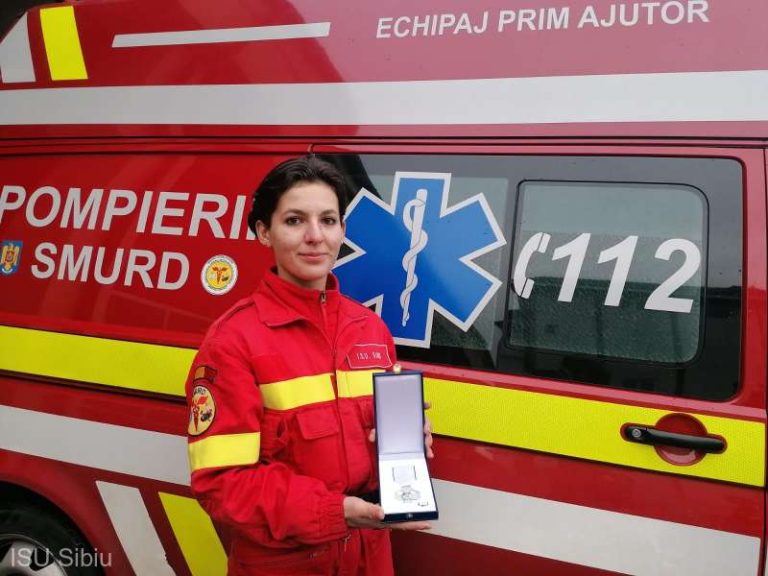 Sibiancă decorată de președintele Iohanis, pentru 3000 de misiuni SMURD