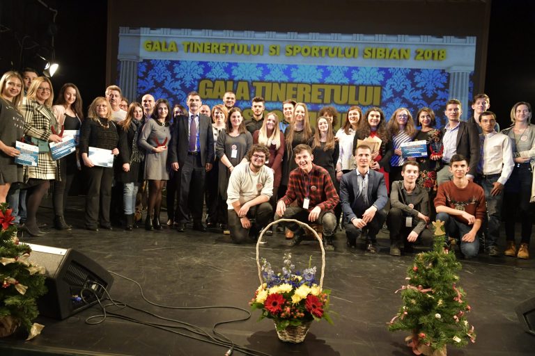 Tineretul sibian, premiat pe scena Teatrului „Gong”