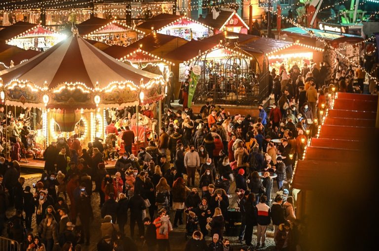 Accesul în Târgul de Crăciun Sibiu, permis și cu teste rapide. Programul se extinde, la fel și limita de vizitatori