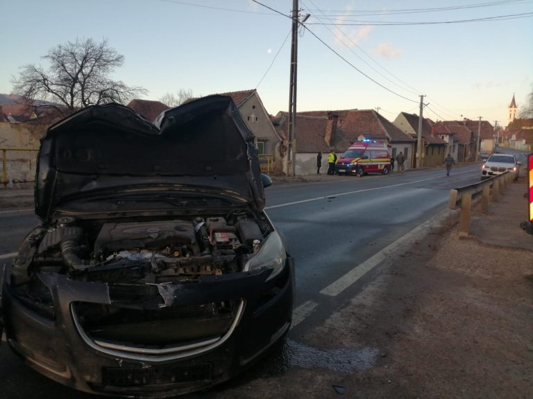 FOTO Fetiță de 3 ani, rănită într-un accident rutier pe DN 1
