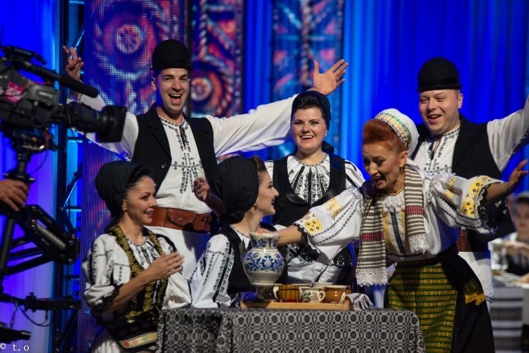 Junii Sibiului sărbătoresc Ziua Culturii Naționale „La Crâşma din Dealu` Mare”