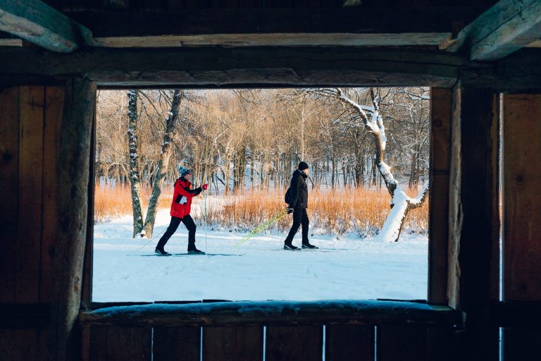 Partide de săniuș și bulgăreală în minivacanță, în Muzeul ASTRA