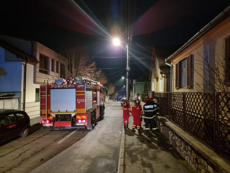 VIDEO Un colect suspect a alertat SRI, Politia si Pompierii în cartierul Trei Stejari
