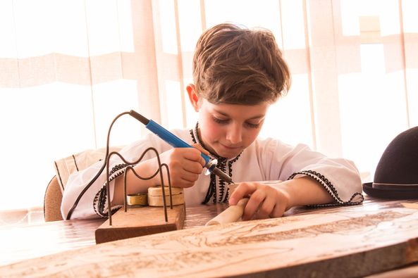 Copilul care se joacă cu focul, la Olimpiada „Meșteșuguri Artistice Tradiționale” de la Muzeul ASTRA