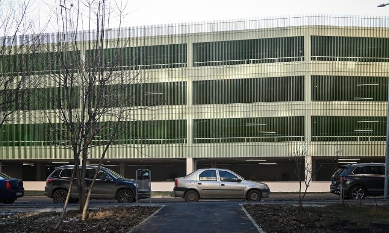 Acces gratuit în noua parcare supraetajată din Hipodrom