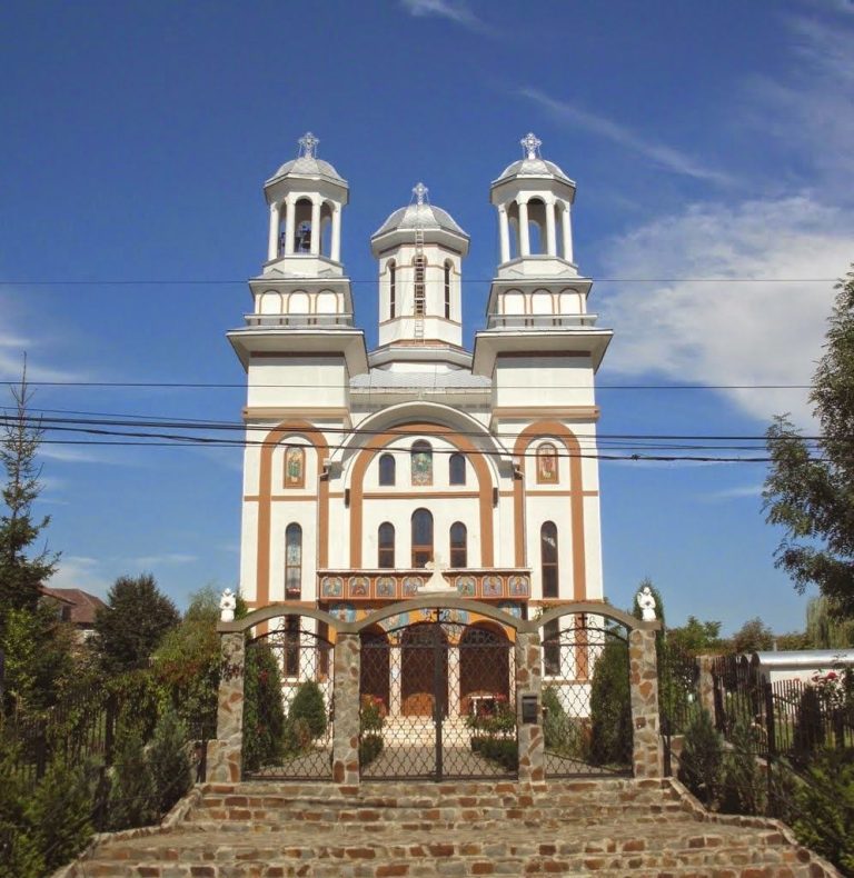 Parohia Sfânta Treime din cartierul Vitrometan din Mediaş, în sprijinul refugiaţilor din Ucraina