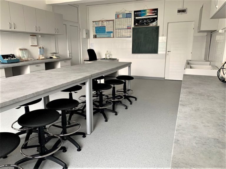 ULBS a investit peste 300.000 de lei în două laboratoare ale Facultății de Științe Agricole