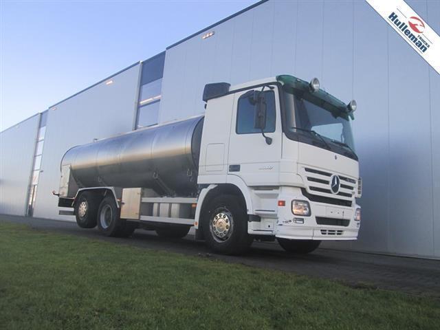 ANAF a pus sechestru pe camioanele Natural Milk, condusă de un om de afaceri din Sibiu