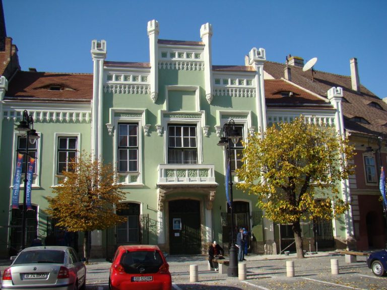 Consiliul Județean Sibiu va cumpăra cu 1,3 milioane de euro Casa Hermes din Piața Mică