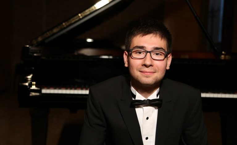 „Tablouri dintr-o expoziție în Sala Oglinzilor”, pe ritmuri de pian la Forumul German din Sibiu