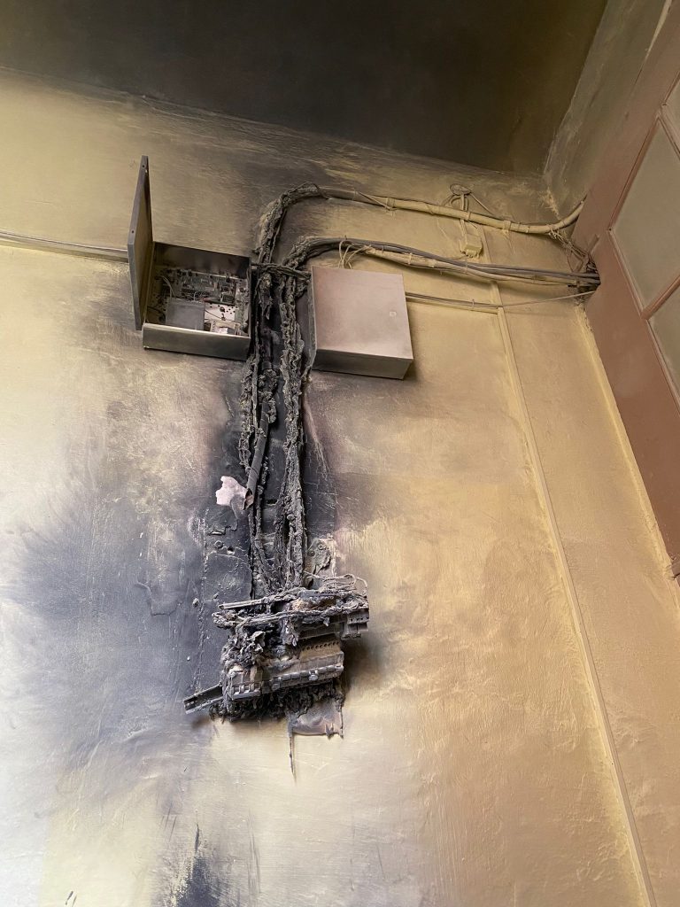 FOTO Peste 200 de elevi şi profesori evacuaţi din cauza unui incendiu la Liceul „Timotei Cipariu” Dumbrăveni