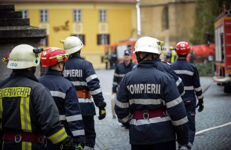 Alertă de incendiu pe strada Luptei din Sibiu din cauza unui aparat de gătit