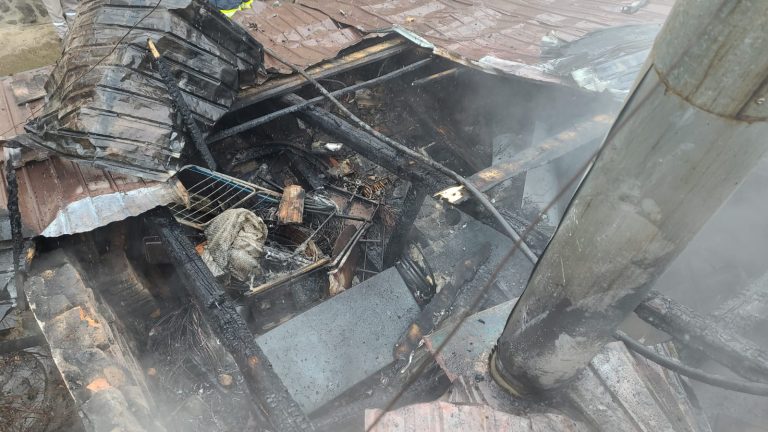 FOTO Incendiu puternic în localitatea Târnava