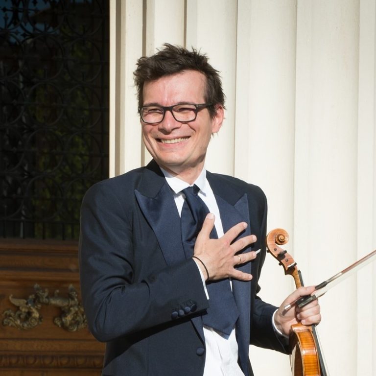 Violonistul Alexandru Tomescu revine în concert la Sibiu