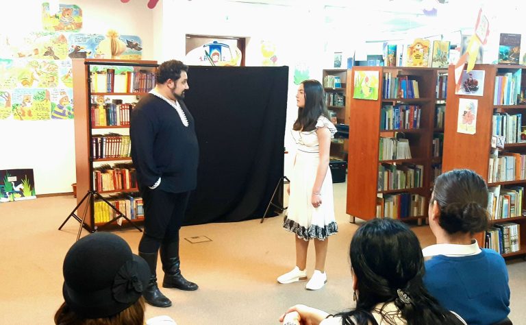 Copiii au fost Hamlet, Desdemona, Romeo și Julieta, la Biblioteca Județeană ASTRA