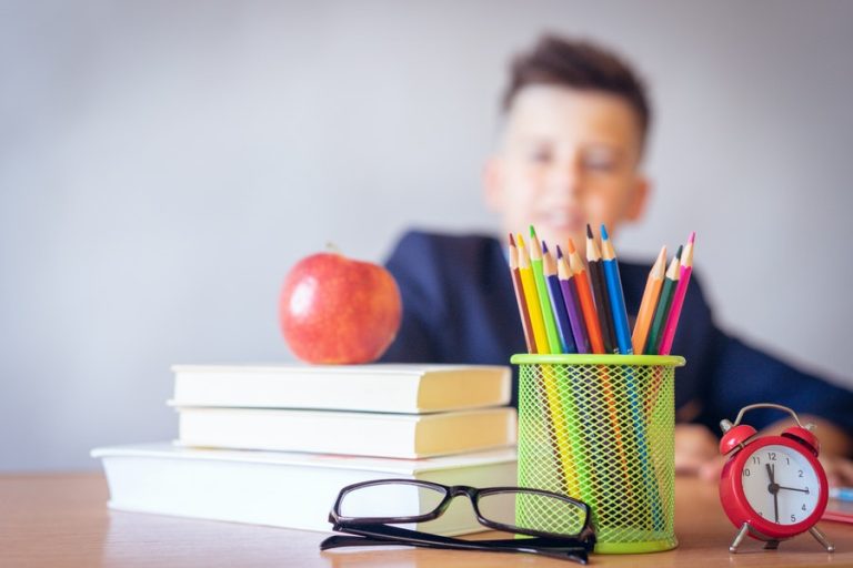 5 iunie, Ziua Învățătorului. Ministrul Educației: „Sărbătorim veritabili eroi ai educației!”