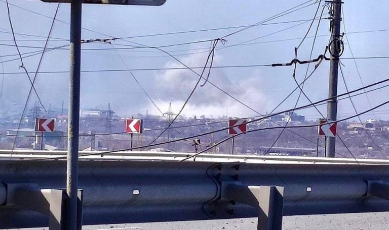 Raportul Forțelor Armate ale Ucrainei: Rusia nu mai atacă terestru, dar își regrupează unitățile în apropiere de graniță și bombardează Mariupol