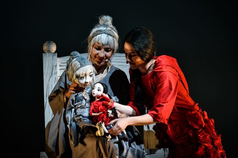 „Scufița Roșie” ajunge la Teatrul „Gong”