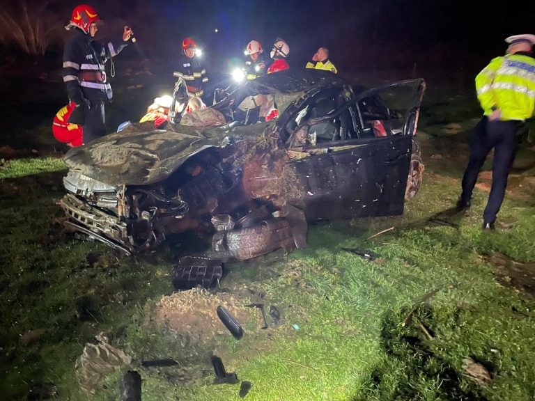 FOTO Un tânăr de 18 ani a murit în urma unui grav accident rutier la ieşirea din Sibiu spre Rășinari