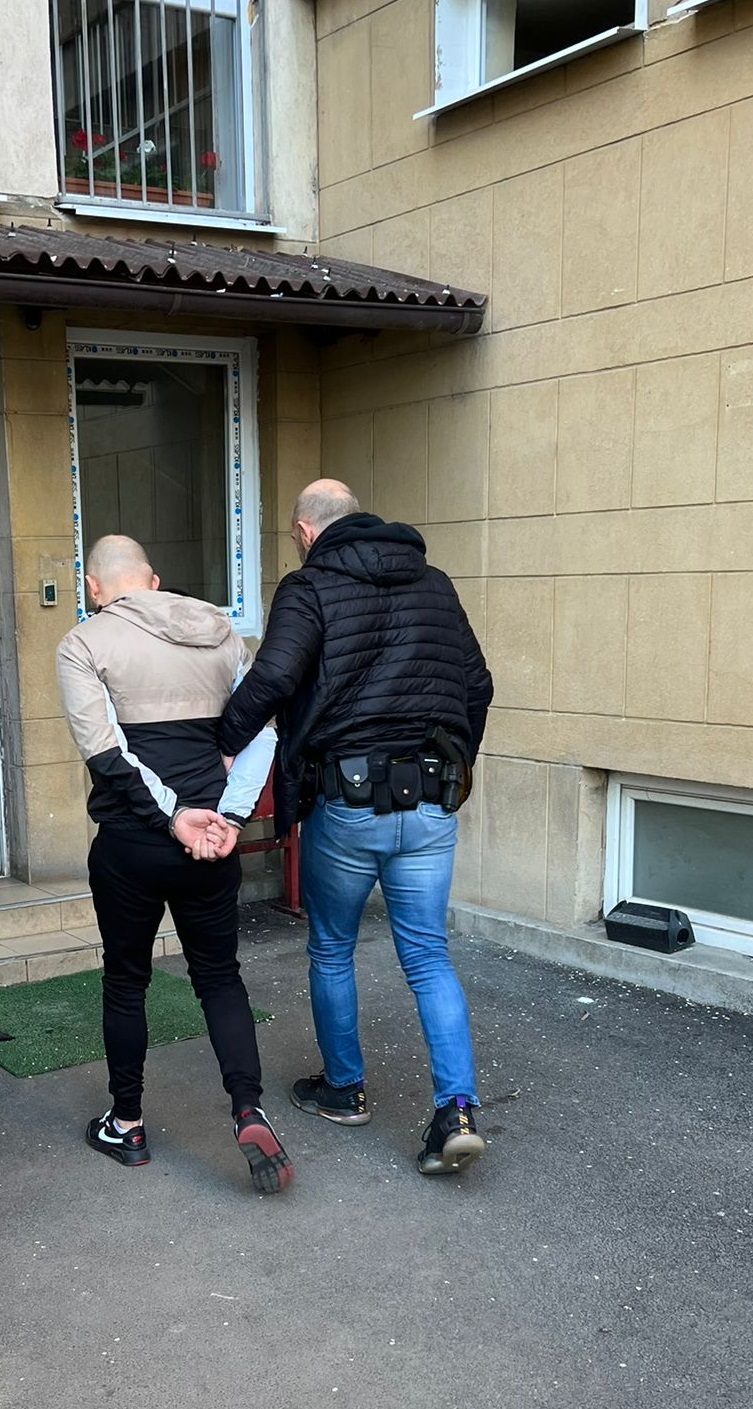 Bărbaţi condamnaţi la închisoare, reţinuţi de poliţiştii sibieni