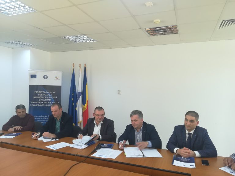 Contract de 52 de milioane de lei pentru extinderea reţelelor de apă şi canalizare în nordul judeţului Sibiu