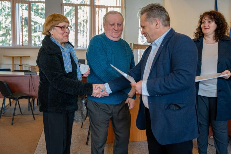 FOTO Diplome şi premii pentru 97 de cupluri „de aur” şi 126 de octogenari din Mediaş