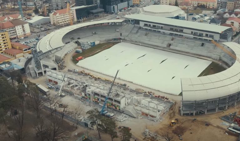 VIDEO Noi imagini cu Stadionul Municipal: vechea tribună, demolată complet
