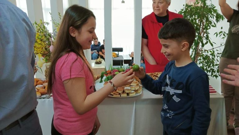 Atmosferă de Paște în căminele ULBS. Studenții și refugiații ucraineni au gătit bucate tradiționale