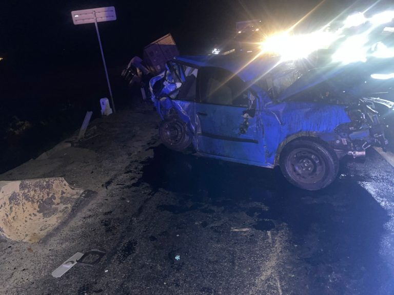 FOTO 5 persoane implicate într-un grav accident rutier pe Drumul Naţional 1