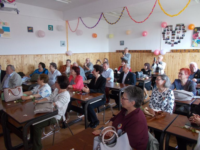 FOTO Absolvenţii promoţiei 1972 de la „Axente Sever” Mediaş, la întâlnirea de 50 de ani